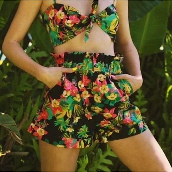 EXPRESS x ROCKY BARNES NWT High Waist Floral Tropical Linen Blend Shorts // XS - Picture 1 of 12